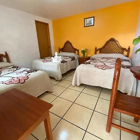 Pátzcuaro Hotel Posada Camelinas מראה חיצוני תמונה