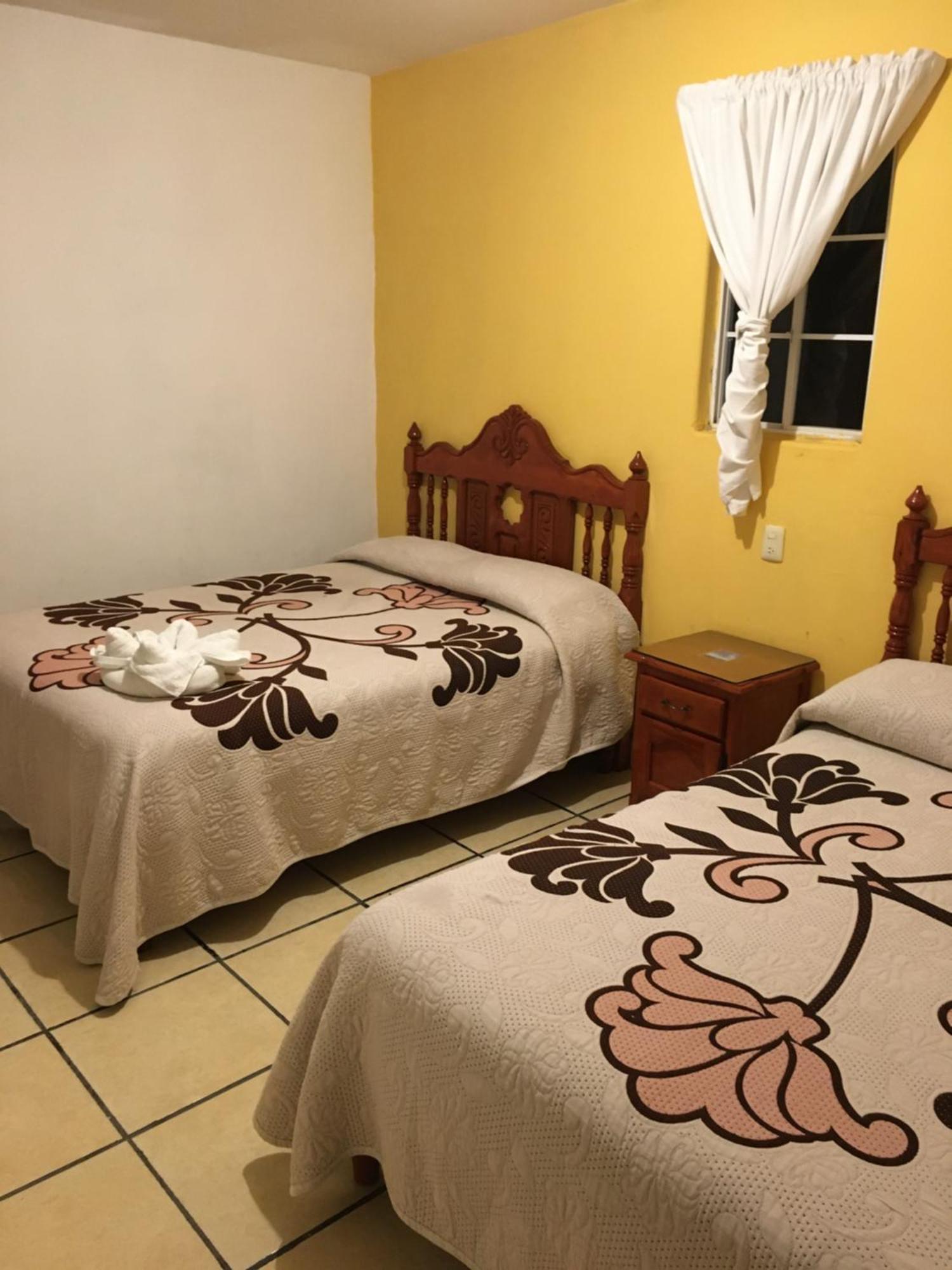 Pátzcuaro Hotel Posada Camelinas מראה חיצוני תמונה