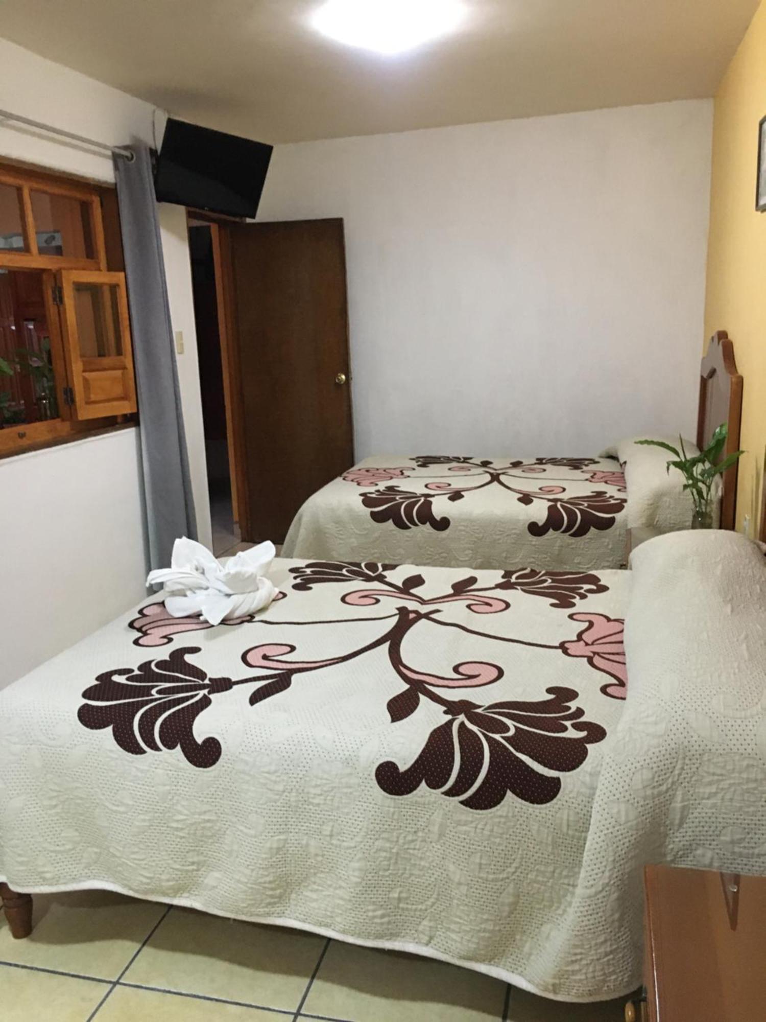 Pátzcuaro Hotel Posada Camelinas מראה חיצוני תמונה