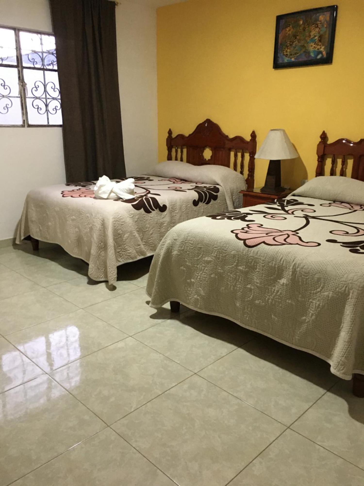 Pátzcuaro Hotel Posada Camelinas מראה חיצוני תמונה