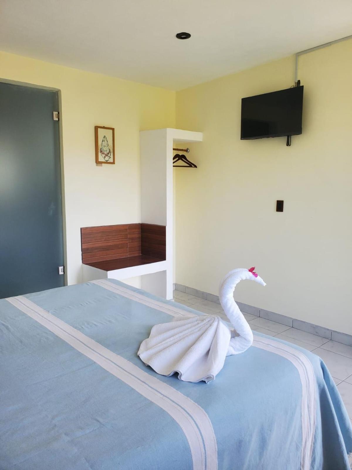 Pátzcuaro Hotel Posada Camelinas מראה חיצוני תמונה