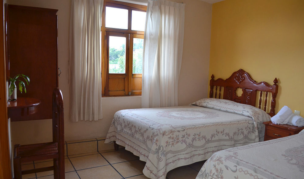 Pátzcuaro Hotel Posada Camelinas מראה חיצוני תמונה