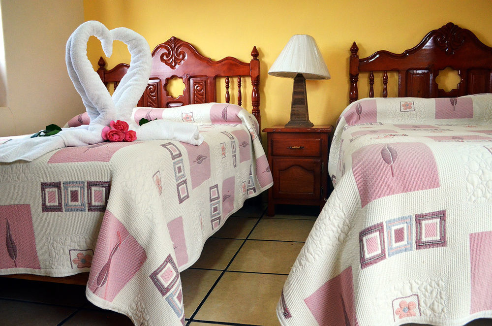Pátzcuaro Hotel Posada Camelinas מראה חיצוני תמונה
